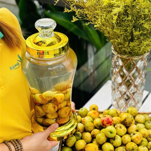 Rượu Táo Mèo Tươi màu vàng hổ phách, hương thơm trái cây tự nhiên